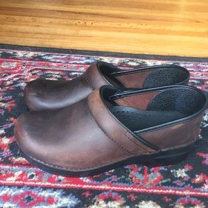 Like New Brown Dansko Clogs 38